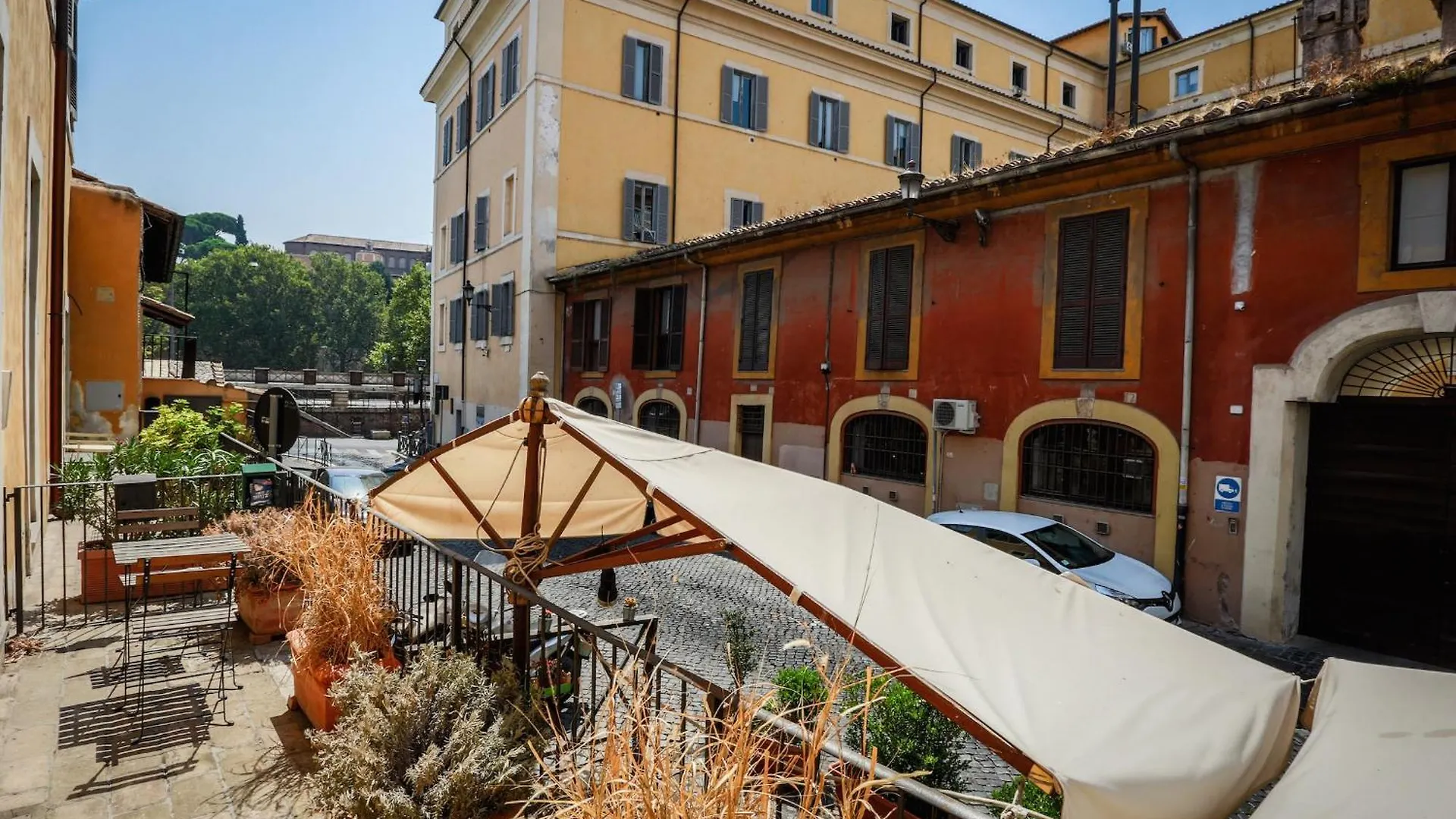 Trastevere Design Loft - My Extra Home Rome Italy