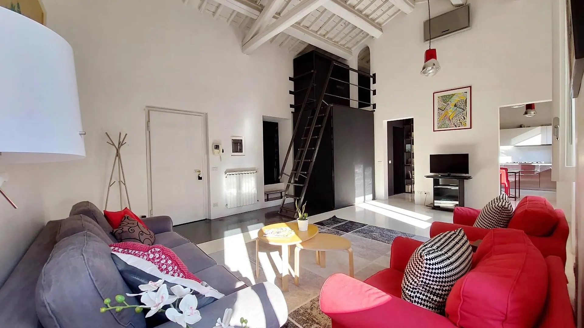 Trastevere Design Loft - My Extra Home contacts